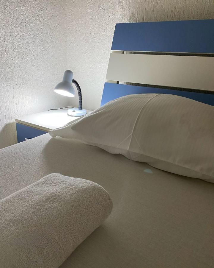 Bus Station Hostel 普里什蒂纳 外观 照片