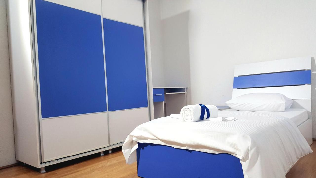Bus Station Hostel 普里什蒂纳 外观 照片